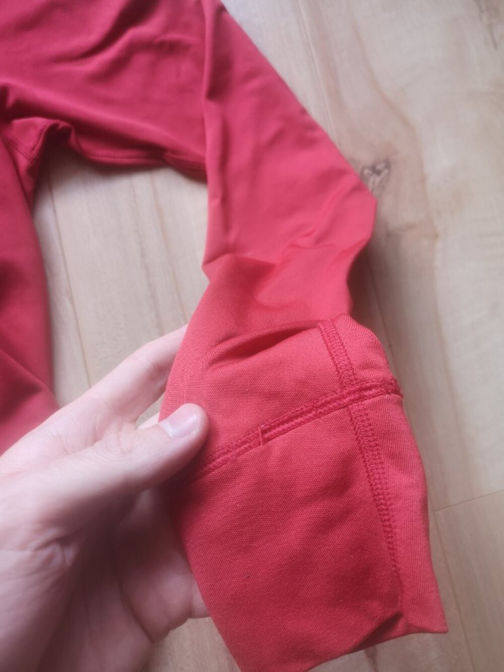 ARC Arc'teryx - Women's Long Sleeve Technical Sun Hoody - Red - Size Medium - Picture 6 of 11